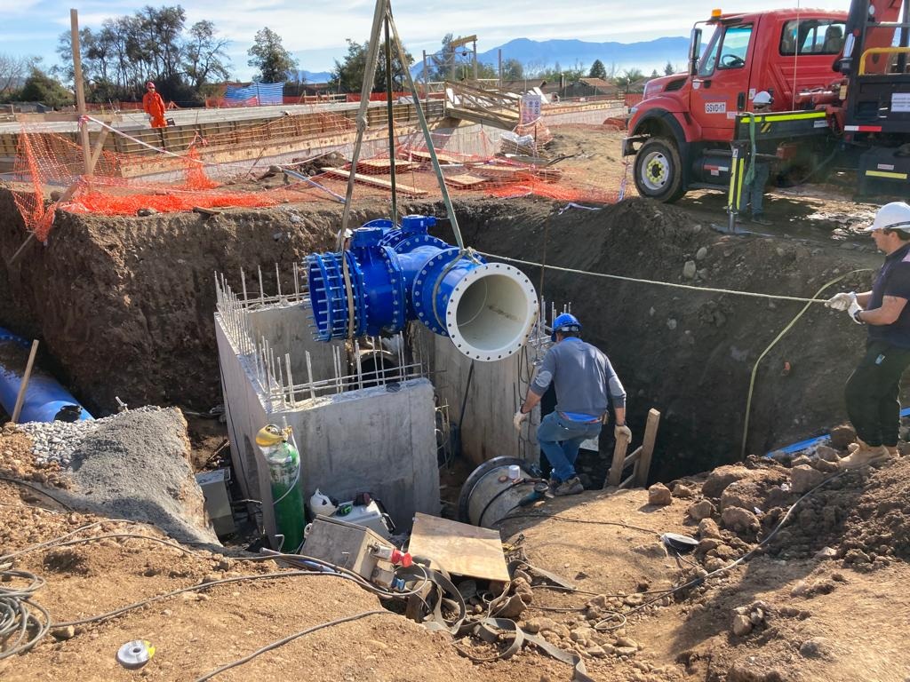 Montaje de tuberías planta agua potable Chile